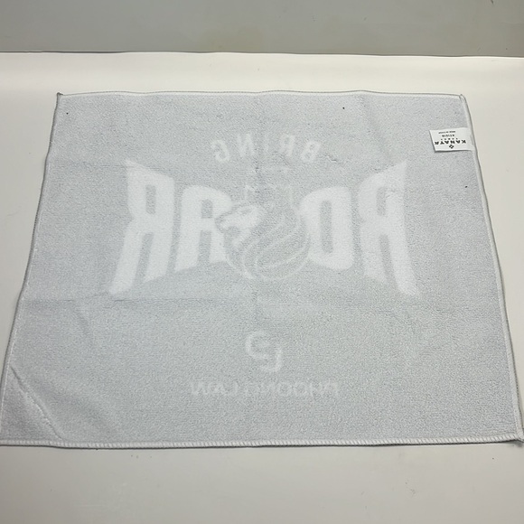 One Sacramento Kings towel - Picture 3 of 3